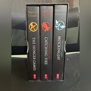 The Hunger Games Trilogy Boxed Set Catching Fire Mockingjay Suzanne Collins